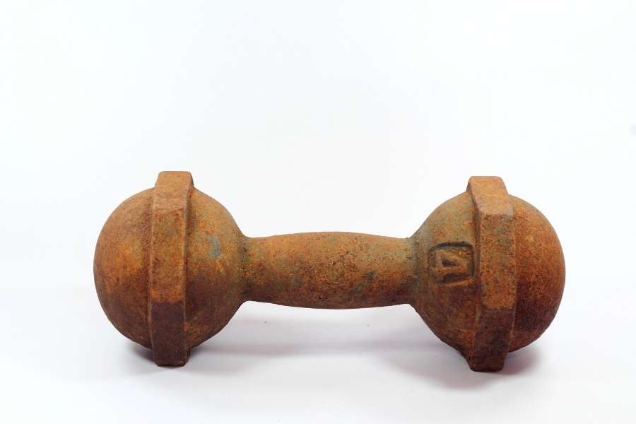 Image of a rusty dumbell